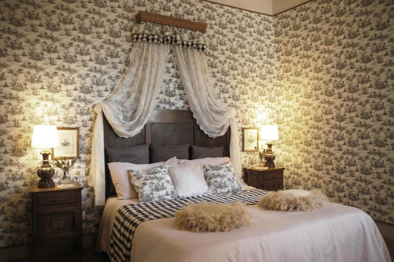 Suite Romantica Con Giardino In Dimora Storica - Camera E Appartamento - B&B Palazzo Robicci Castiglion Fiorentino Exterior foto